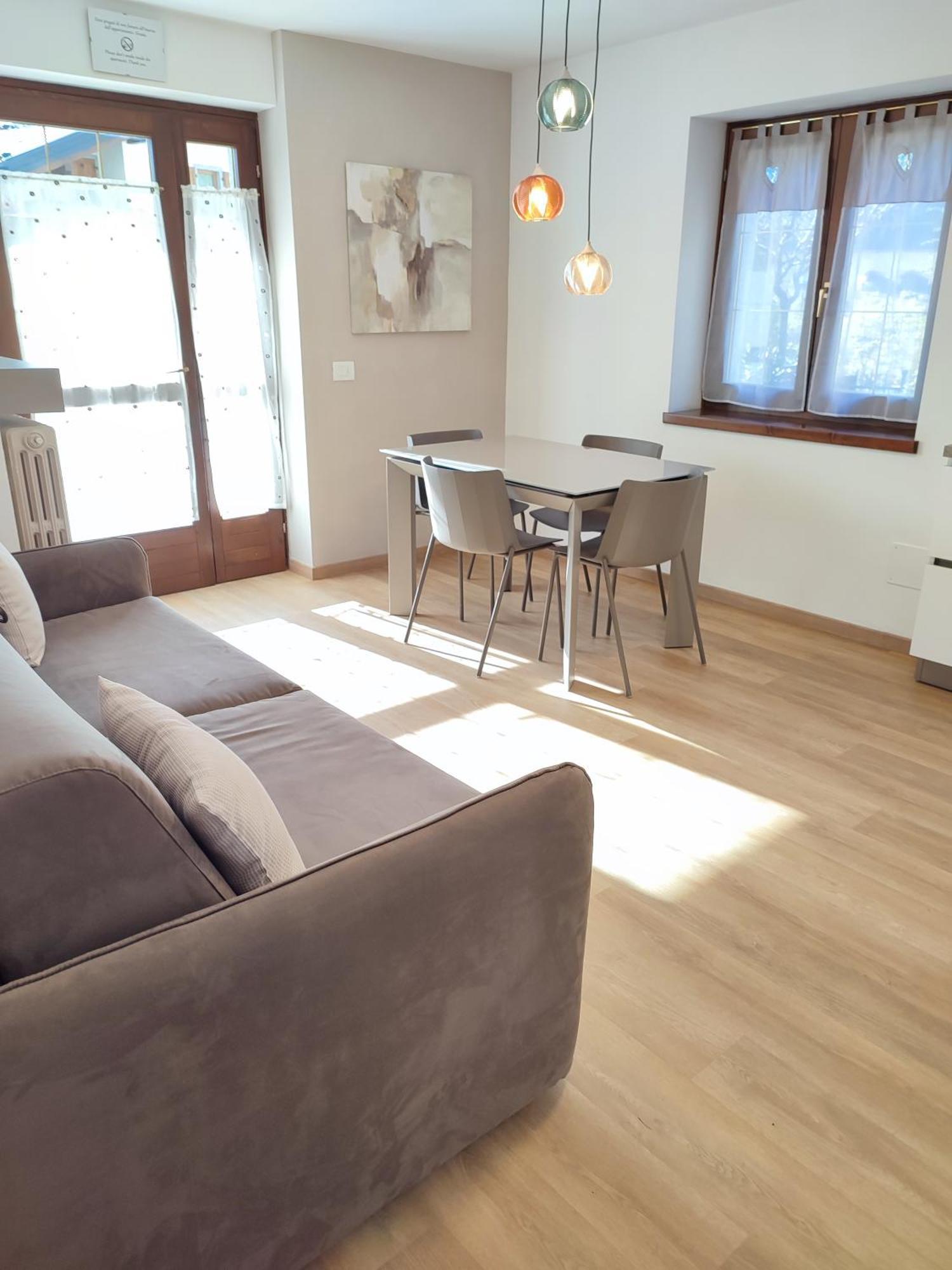 Appartamento Con Giardino Carisolo Exteriör bild