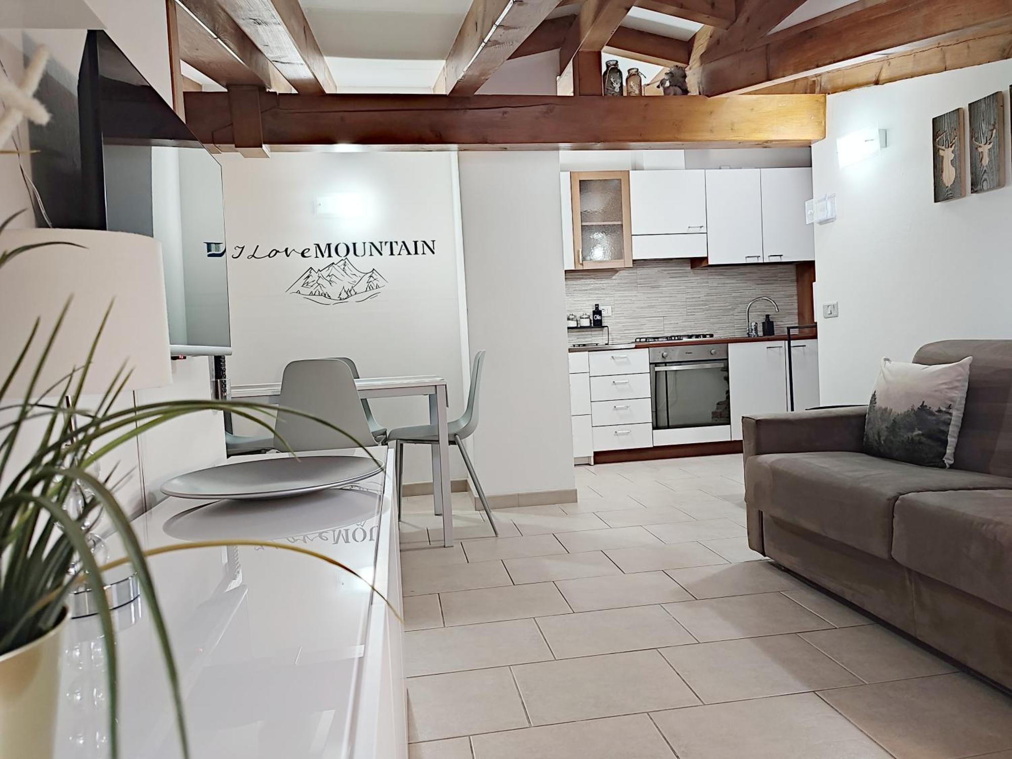 Appartamento Con Giardino Carisolo Exteriör bild