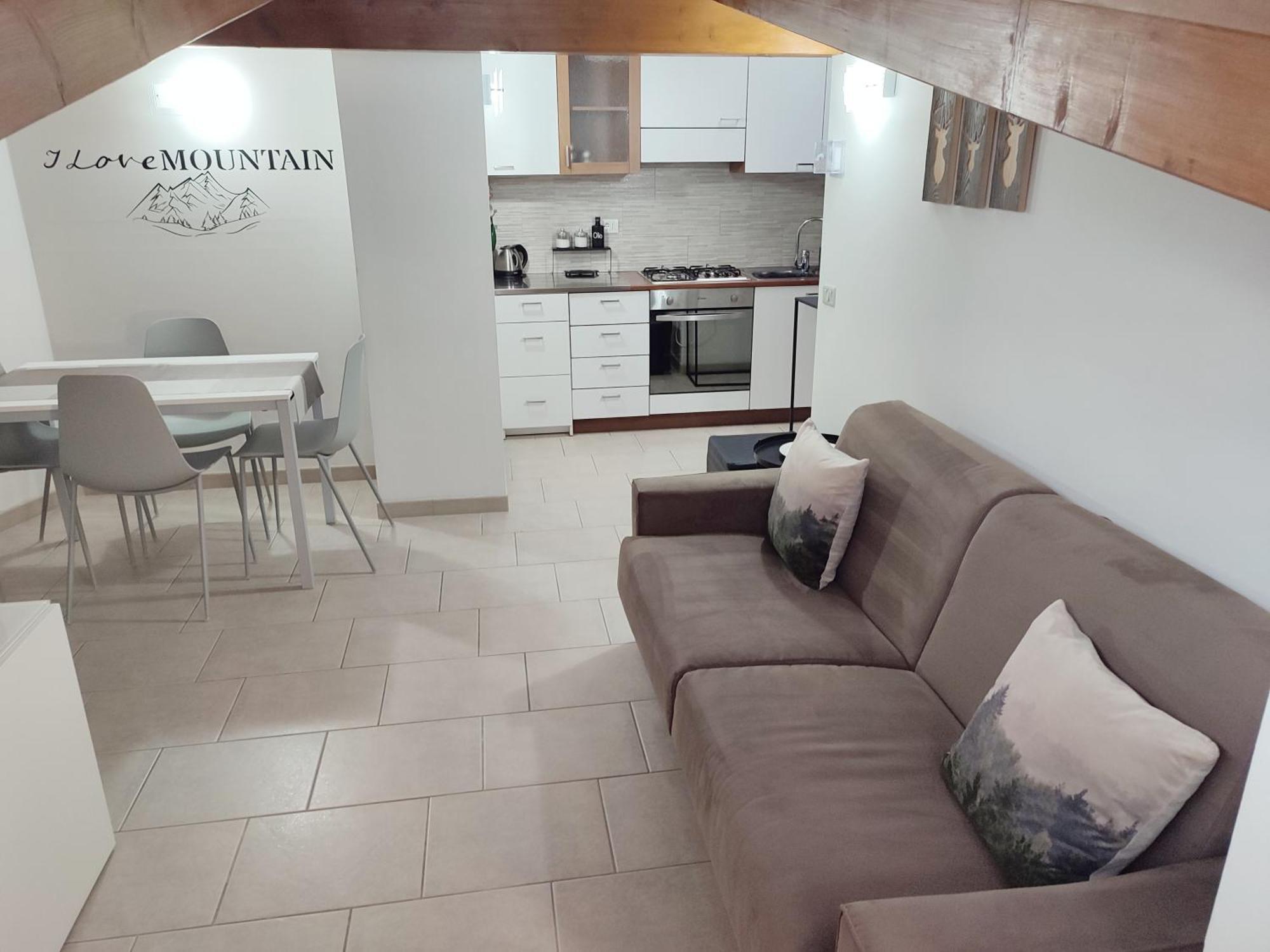 Appartamento Con Giardino Carisolo Exteriör bild